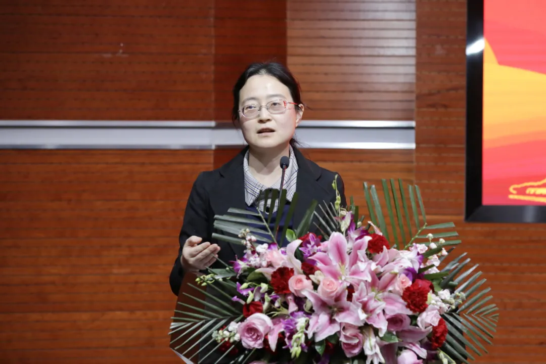 2291毛巾哥
  赵宁宁教授.jpg